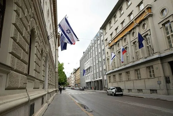 gazzede-insanlik-sucu-islenirken-bati-iki-yuzlulugunu-bir-kez-daha-gosterdi-avrupadan-israile-destek-mesajlari-1621020145715.jpeg Gazze'de insanlık suçu işlenirken Batı iki yüzlülüğünü bir kez daha gösterdi: Avrupa'dan İsrail'e destek mesajları-5