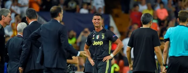 Cristiano Ronaldo gördüğü kırmızı kart sonrası gözyaşlarını tutamadı!