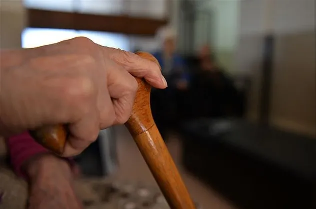 Herkesi ilgilendiriyor! Bunu yapmak Alzheimer sürecini hızlandırıyor!