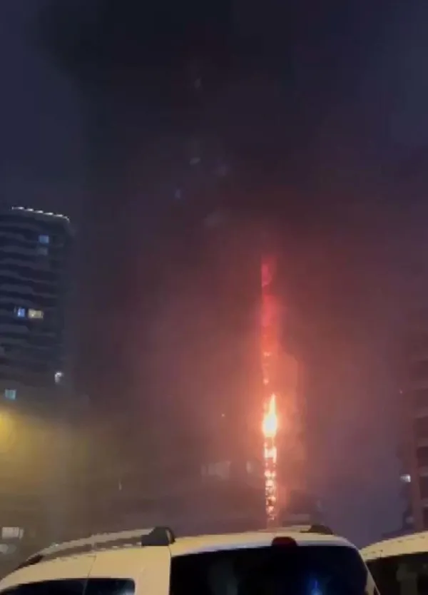 kadikoyde-24-katli-binada-yangin-luks-rezidans-alev-alev-yandi-1665865223326.jpg Kadıköy'de 24 katlı binada yangın! Lüks rezidans alev alev yandı! Yangının çıkış nedeni belli oldu-2