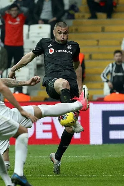 Beşiktaş, Denizlispor’u evinde tek golle avladı! Zirve ile arasında sadece 3 puan fark kaldı-1