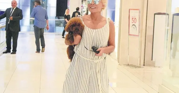 Semiramis Pekkan köpeği için kesenin ağzını açtı! Tina'ya 13 bin TL'lik kolye taktı |Saklambaç haberleri