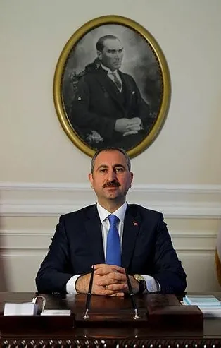 Yeni sistemin ilk Adalet Bakanı Abdulhamit Gül kimdir?