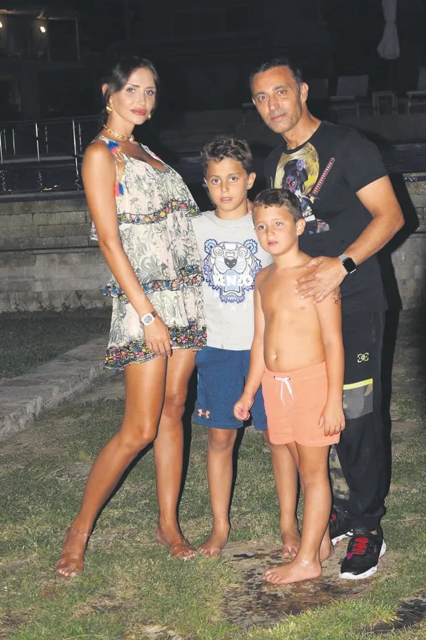 Emina Jahovic ile Mustafa Sandal oğulları için dost kaldı-1