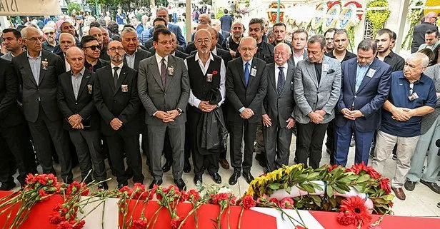 Son dakika: Yine cenaze namazı yine suratlar 5 karış! Ekrem İmamoğlu ve Kemal Kılıçdaroğlu cenaze namazında yan yana poz vermedi