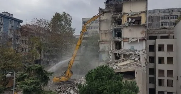 Son dakika: İstanbul Üniversitesi Diş Hekimliği binasında yıkım başladı