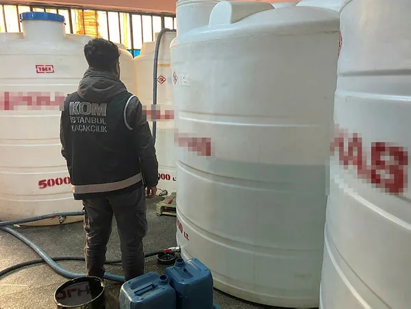 Son dakika: İstanbul'da 34 ton kaçak içki ele geçirildi-2
