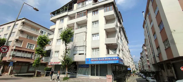 son-dakika-istanbul-depremi-sonrasi-korkutan-goruntu-gungorende-catlaklar-olusan-4-katli-bina-bosaltildi-1624198232205.jpg Son dakika: İstanbul depremi sonrası korkutan görüntü! Güngören'de çatlaklar oluşan 4 katlı bina boşaltıldı-2