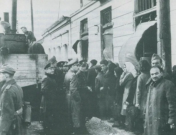 Türkiye 2. Dünya Savaşı'nda Yunan halkına umut ve barış taşıdı! İnsanlık gemisi: Kurtuluş-4