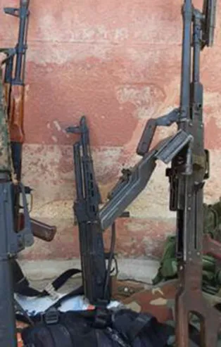 YPG'liler silahlarını bırakarak kaçtı!