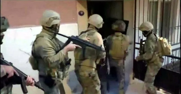 İzmir'de FETÖ'ye operasyon: 23 gözaltı