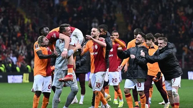 Spor yazarlarından Galatasaray - Sparta Prag maçı yorumları