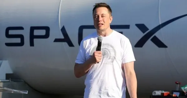 Elon Musk yeni uzay aracı Starship’in ilk görüntüsünü yayınladı!