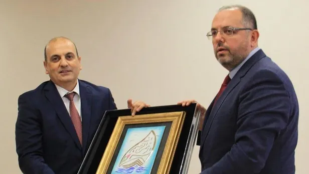 prof-dr-erhan-afyoncu-kimdir-erhan-afyoncu-kac-yasinda-nereli-ve-ne-is-yapiyor-1685428389586.jpg Prof. Dr. Erhan Afyoncu kimdir? Erhan Afyoncu kaç yaşında, nereli ve ne iş yapıyor?-3