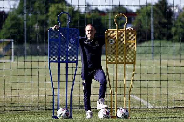 fenerbahceli-emre-mordan-flas-aciklamalar-arda-guleri-kendime-benzetiyorum-1656871930771.jpg Fenerbahçeli Emre Mor'dan flaş açıklamalar: Arda Güler'i kendime benzetiyorum-4