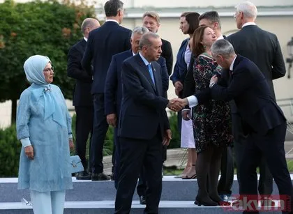Başkan Erdoğan ve eşi Emine Erdoğan NATO Zirvesi kapsamında düzenlenen resmi akşam yemeğine katıldı
