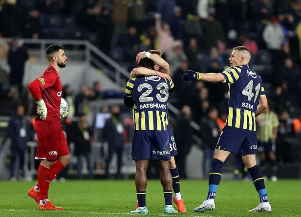 valencianin-4-gol-attigi-macta-fenerbahce-pasayi-dagitti-1675040445252.jpeg Valencia’nın 4 gol attığı maçta Fenerbahçe Paşa’yı dağıttı-10