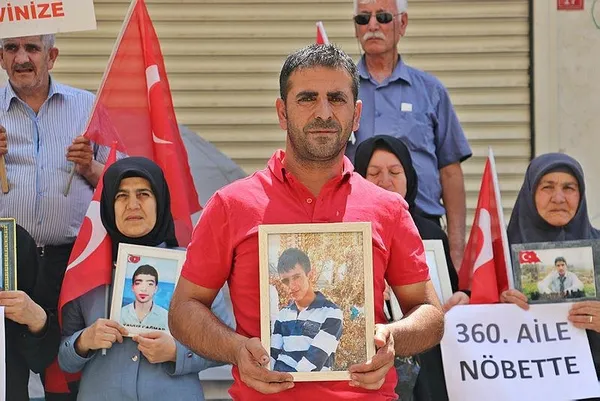 diyarbakirda-evlat-nobetindeki-aile-sayisi-360-oldu-1686669958875.jpeg Diyarbakır’da evlat nöbetindeki aile sayısı 360 oldu!-3