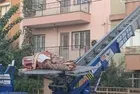 Evinde ölü bulundu, cansız bedeni yük asansörüyle taşındı!