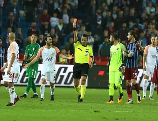 Feghouli ve Olcay Şahan kızardı! İşte o anlar