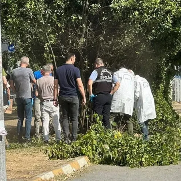 İstanbul’da şüpheli çanta alarmı! Fünye ile patlatıldı