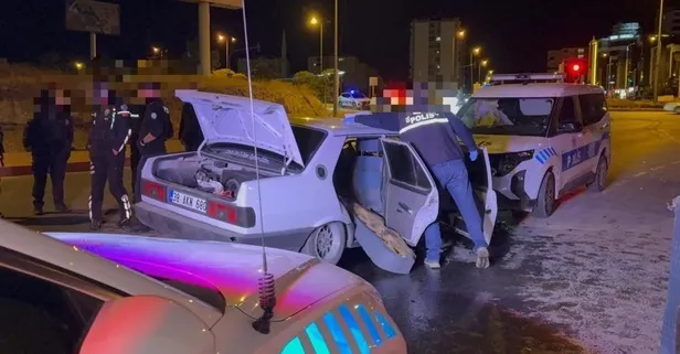 Dur ihtarına uymadı! Polis aracına çarptı... 2 polis memuru yaralı