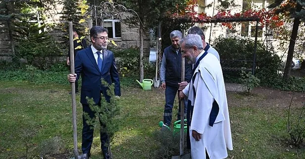 Bakan Yumaklı'dan vatandaşlara "ağaçlandırma seferberliği" çağrısı