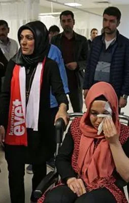 Siirt'te AK Parti Kadın Kolları'na taşlı saldırı