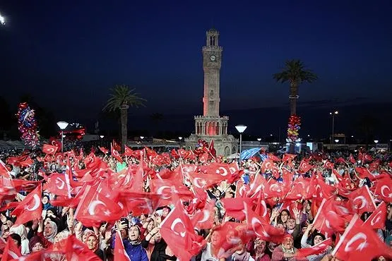 Türkiye Demokrasi Nöbeti'nde meydanları doldurdu-12