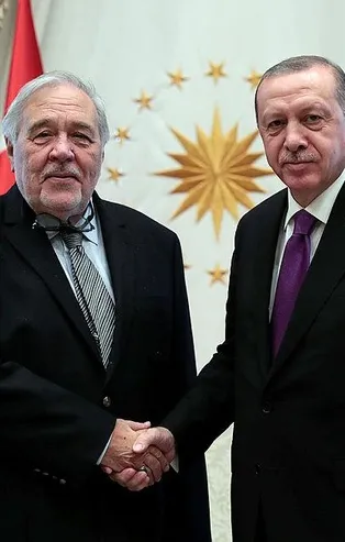 Ünlü tarihçi İlber Ortaylı'dan büyük jest