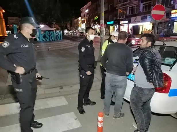 alkollu-arac-kullanirken-yakalanan-surucu-kendini-boyle-savundu-kanuna-karsi-boynumuz-kildan-ince-1635019005359.jpg Alkollü araç kullanırken yakalanan sürücü kendini böyle savundu: Kanuna karşı boynumuz kıldan ince-3