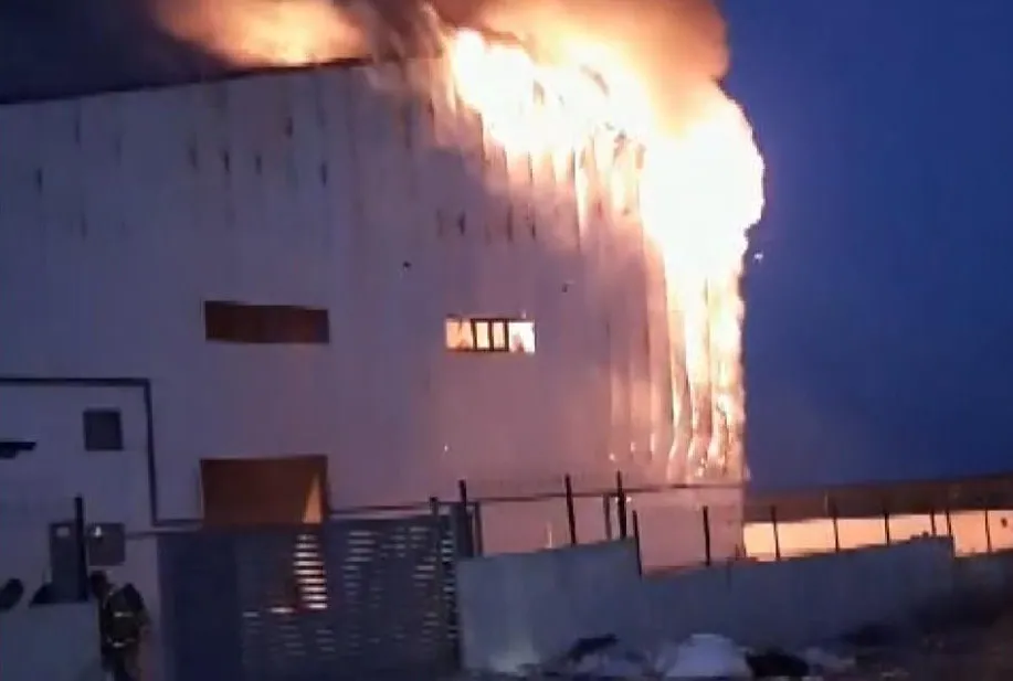 Silivri’de fabrika yangını!