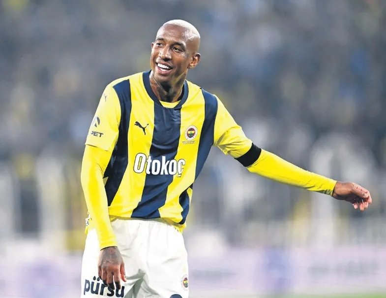 Fener’i sırtlıyor
