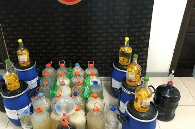 Mersin'de 425 litre sahte içki ele geçirildi