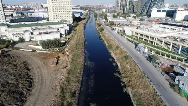 Son dakika: İstanbul Yeşilköy'de vatandaşı isyan ettiren görüntü: Dere çöp ve pislikle kaplandı-8