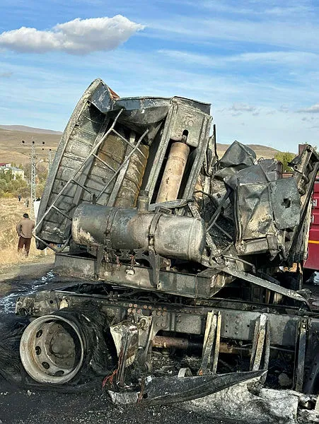 Ağrı’da trafik kazasında hayatını kaybeden 6 kişinin kimlikleri belirlendi-2