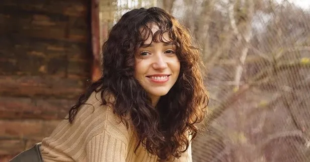 Yeni şarkıya dostlarla kutlama! Zeynep Bastık eski eşi ve aynı zamanda menajeri Tolga Akış ile dostluk görüntüleri sergiledi!