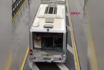 Avcılar'da iki metrobüs çarpıştı: 4 yaralı!