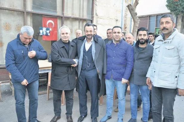 kozanda-tarihi-bulusma-1582146486835.jpeg 'Bir Zamanlar Çukurova'nın Fekeli'si Kerem Alışık'a Kozan'da sevgi seli-1