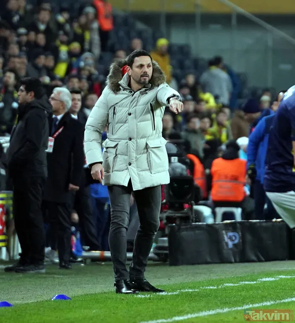 45 Yaşındaki Çalıştırıcının Sezon Sonundan İtibaren Fenerbahçe'nin Başına Geçeceği İddia Edilmişti.