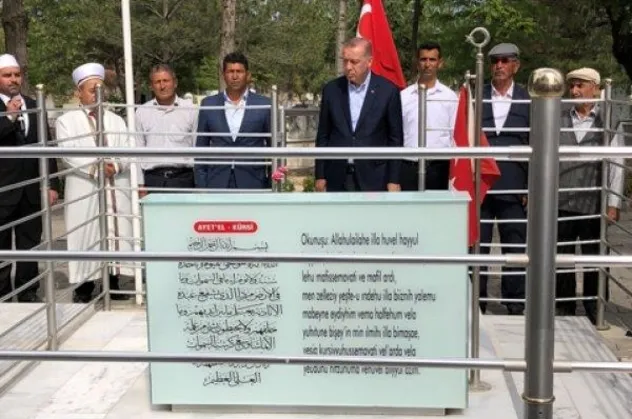 Erdoğan'dan Halisdemir'in kabrine ziyaret