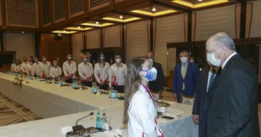 Başkan Erdoğan Avrupa ve dünya şampiyonalarında madalya alan cimnastikçileri kabul etti!