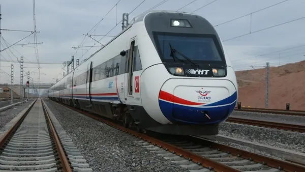 hizli-tren-hatlari-2023e-damga-vuracak-52-il-hizli-trenlerle-birbirine-baglanacak-1649500362473.jpg