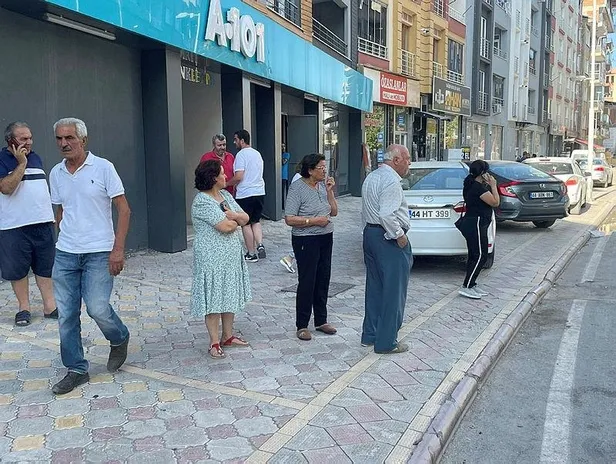 malatya-48-ve-45lik-depremlerle-pes-pese-salladi-afad-kandilli-rasathanesi-son-depremler-listesi-1691850423270.jpeg Malatya 4.8, 4.5 ve 4.2'lik depremlerle peş peşe salladı! AFAD Kandilli Rasathanesi son depremler listesi-8