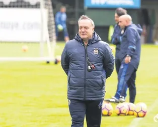 Advocaat derbi planlarını değiştiriyor