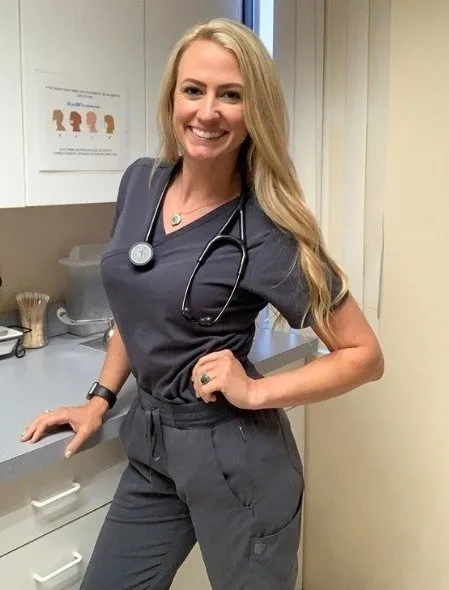 kendisini-cinsel-terapist-ve-aile-yasam-kocu-uroloji-uzmani-dr-beyza-kendirci-diye-tanitti-abdli-hemsire-cikti-1627538425005.jpg Kendisini 'Cinsel Terapist ve Aile Yaşam Koçu Üroloji Uzmanı Dr. Beyza Kendirci' diye tanıttı! ABD'li hemşire çıktı-3