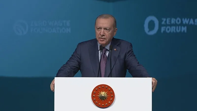 sifir-atik-projesinden-dev-kazanim-baskan-erdogan-kazanimlari-tek-tek-acikladi-ekonomimize-365-milyar-lira-kat-1780847528214.jpeg Sıfır Atık projesinden dev kazanım! Başkan Erdoğan kazanımları tek tek açıkladı: Ekonomimize 365 milyar lira katkı sağladık-2