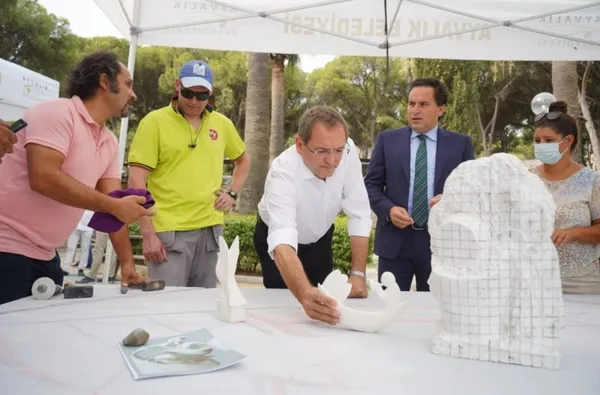 son-dakika-turkiye-orman-yanginlariyla-mucadele-ediyor-chpli-belediyeler-yine-heykel-pesinde-1628255113665.jpg SON DAKİKA: Türkiye orman yangınlarıyla mücadele ediyor! CHP'li belediyeler yine heykel peşinde-4