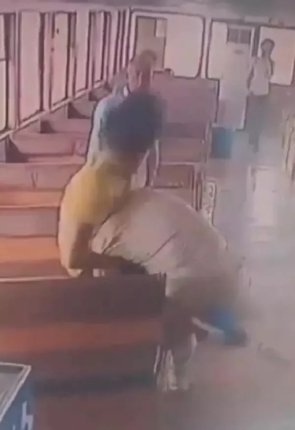 Son dakika: İstanbul'da vapurda tanımadığı kişinin saçını yakan adam kendini böyle savundu-2