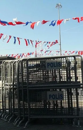 Son dakika: Taksim'de 1 Mayıs önlemi! Bariyerler getirildi